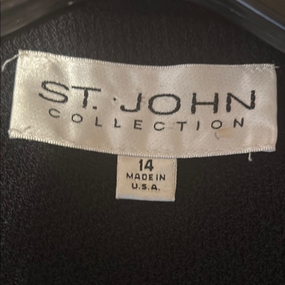 St. John Collection Black Blazer with Notched Lapel & Ornate Embroidery. Size 14 - Picture 5 of 9